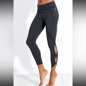 Free people cut out infinity crops in excellent like new condition size XS​